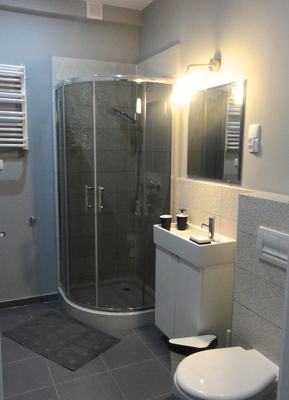 shower cabin photo