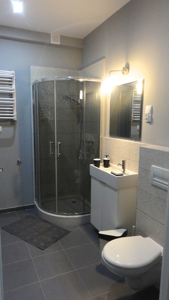 shower cabin photo